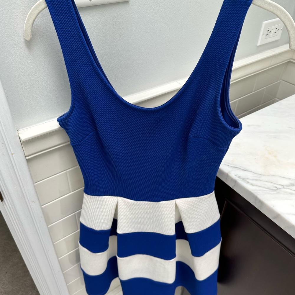 Soprano size small dress - NWT!